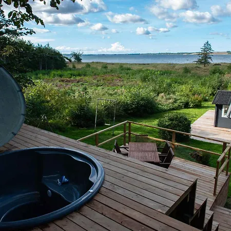Lovely With Wilderness Bath And View Vakantiehuis *
