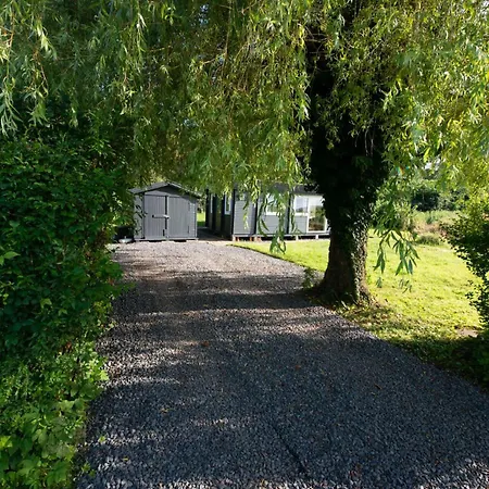 Lovely With Wilderness Bath And View