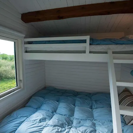 Vakantiehuis Lovely With Wilderness Bath And View *
