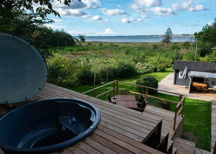 Lovely With Wilderness Bath And View Casa vacanze *
