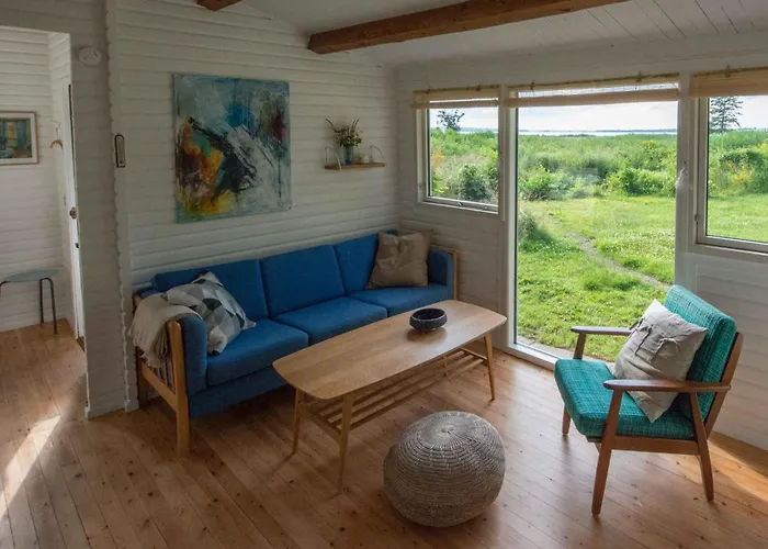Vakantiehuis Lovely With Wilderness Bath And View